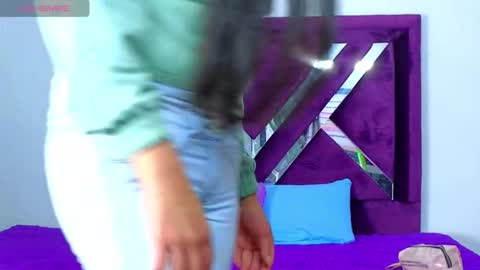 Snapshot of eimy__cute chatting on 10.18.25 eimy__cute online show from 10.18.25