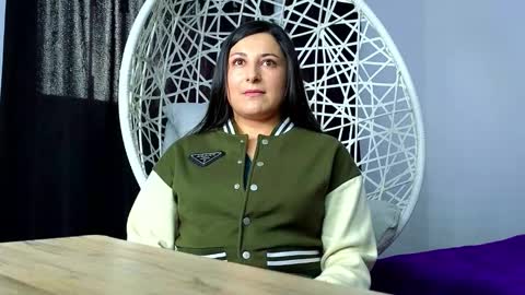 Snapshot of eimy__cute chatting on 11.06.25 eimy__cute online show from 11.06.25