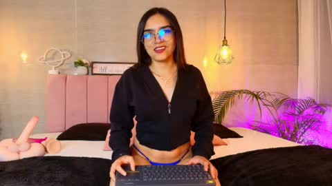eimy_rosse18 online show from 10.13.25