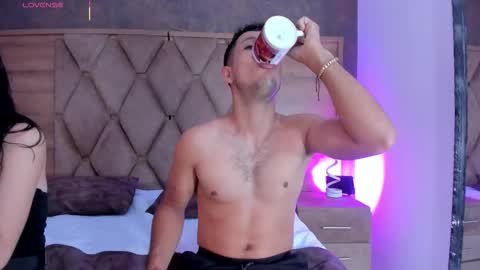 Snapshot of eimyandmaxi chatting on 02.25.26 YG COUPLE online show from 02.25.26