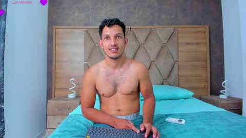 YG COUPLE online show from 04.10.26