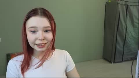 Snapshot of eipril_blushhh chatting on 06.13.26 Eipril online show from 06.13.26