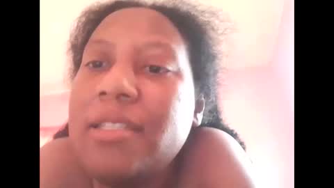 Eirondra Valeen online show from 11.08.25