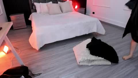 Snapshot of eirynraven chatting on 04.15.26 Eiryn Raven online show from 04.15.26