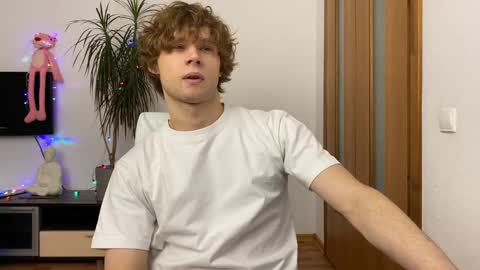 Snapshot of eitanhere chatting on 12.22.24 Eitan online show from 12.22.24