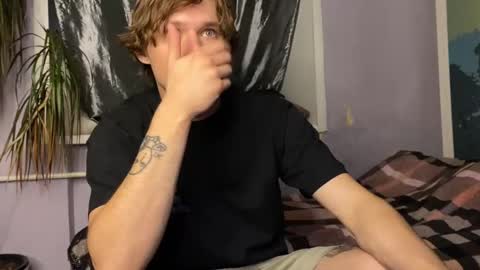 Snapshot of eitanhere chatting on 10.13.25 Eitan online show from 10.13.25