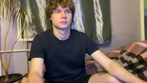 Snapshot of eitanhere chatting on 11.23.25 Eitan online show from 11.23.25