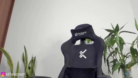 Snapshot of eithanconor1 chatting on 09.13.25 EITHAN CONOR online show from 09.13.25