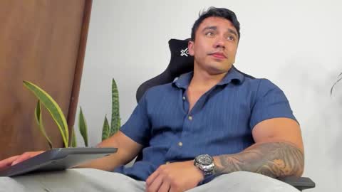 Snapshot of eithanconor1 chatting on 10.07.25 EITHAN CONOR online show from 10.07.25