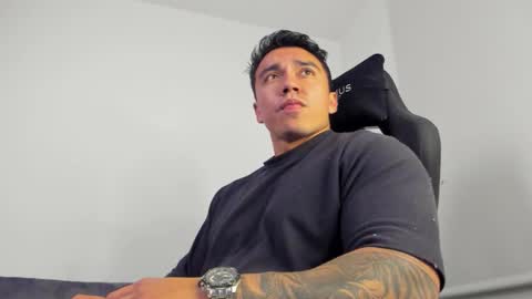 Snapshot of eithanconor1 chatting on 10.20.25 EITHAN CONOR online show from 10.20.25