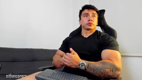 Snapshot of eithanconor1 chatting on 11.08.25 EITHAN CONOR online show from 11.08.25