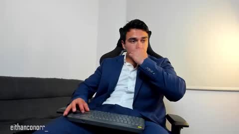 Snapshot of eithanconor1 chatting on 11.10.25 EITHAN CONOR online show from 11.10.25