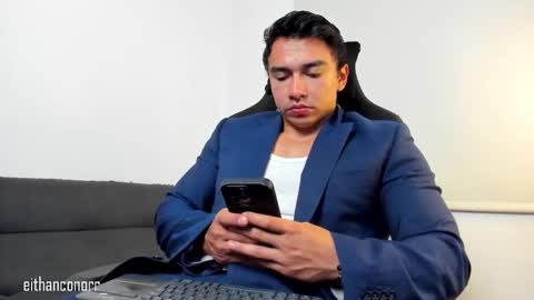 Snapshot of eithanconor1 chatting on 11.11.25 EITHAN CONOR online show from 11.11.25