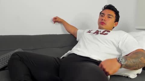 Snapshot of eithanconor1 chatting on 11.22.25 EITHAN CONOR online show from 11.22.25