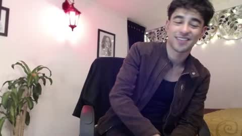 Snapshot of ekhtyr11 chatting on 12.19.24 xoxo online show from 12.19.24