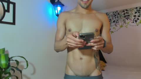 Snapshot of ekhtyr11 chatting on 01.09.25 xoxo online show from 01.09.25