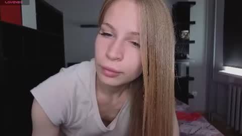 Snapshot of el1s_evans chatting on 06.13.26 please read my bio there is information about private shows and about my personality online show from 06.13.26
