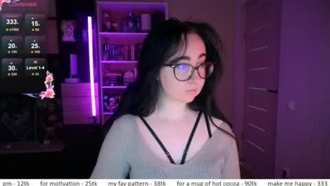 Snapshot of el_sweety chatting on 06.12.26 If you like it when I meow give me a thumbs up online show from 06.12.26