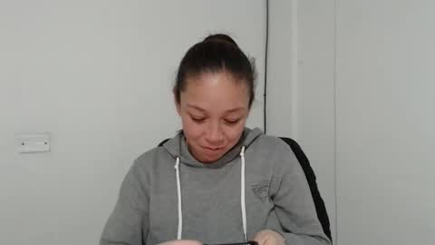 Snapshot of elaine_cooper_21 chatting on 09.13.25 Eli online show from 09.13.25