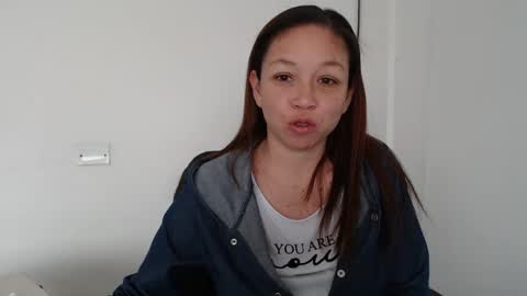 Snapshot of elaine_cooper_21 chatting on 10.06.25 Eli online show from 10.06.25