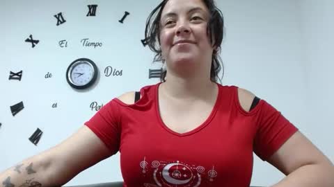 Snapshot of elamurray02 chatting on 02.10.26 elammurray online show from 02.10.26