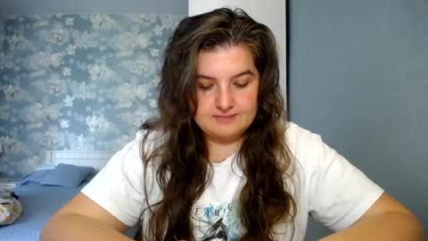 Elanis online show from 08.06.26