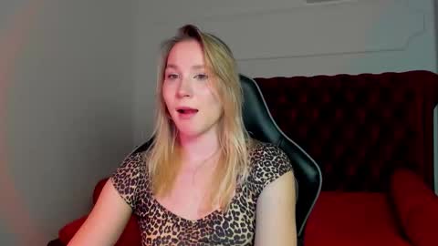 elaravoltage online show from 03.30.26