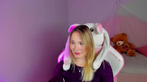 elaravoltage online show from 04.16.26