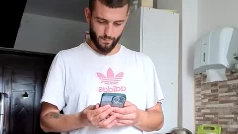 Snapshot of elchapoguzman95 chatting on 10.07.25 elchapoguzman95 online show from 10.07.25