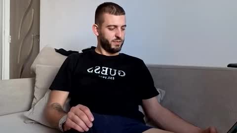 Snapshot of elchapoguzman95 chatting on 10.29.25 elchapoguzman95 online show from 10.29.25