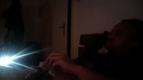 Snapshot of elcretinmo chatting on 11.25.25 elcretinmo online show from 11.25.25