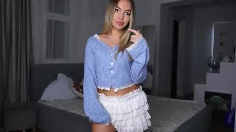 Eleanora online show from 03.12.26