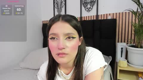 Snapshot of elecktra_sweet chatting on 11.06.25 Elecktra online show from 11.06.25