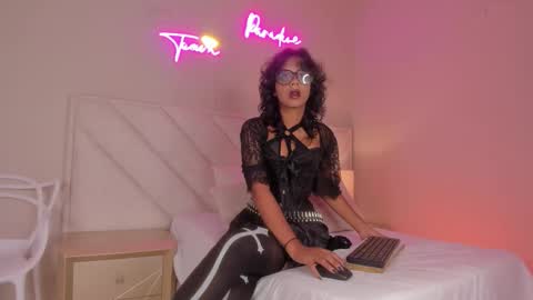 ELECTRA online show from 11.15.25