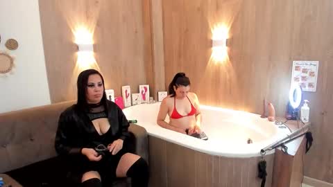 Karina and Melisa online show from 12.04.25