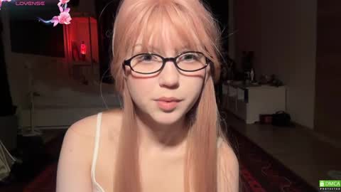 Snapshot of electric_woman chatting on 04.19.26 Aleksa online show from 04.19.26