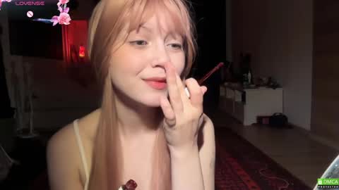 Snapshot of electric_woman chatting on 04.19.26 Aleksa online show from 04.19.26