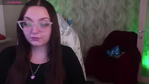 Snapshot of elegant_audacity chatting on 12.03.24 Rachel online show from 12.03.24