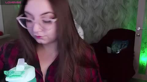 Snapshot of elegant_audacity chatting on 12.17.24 Rachel online show from 12.17.24