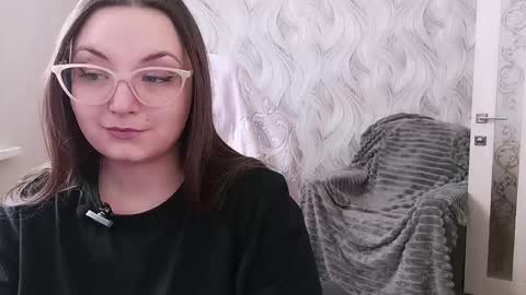 Snapshot of elegant_audacity chatting on 02.12.25 Rachel online show from 02.12.25