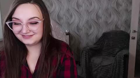 Snapshot of elegant_audacity chatting on 02.27.25 Rachel online show from 02.27.25