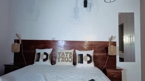 Snapshot of elegant_ebony chatting on 02.22.26 Nika online show from 02.22.26