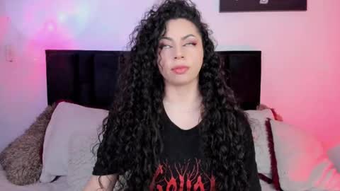 Snapshot of elena_lust chatting on 09.26.25 Elena online show from 09.26.25