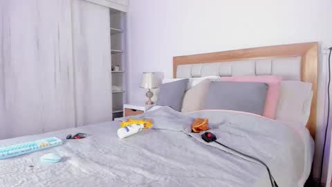 Elena online show from 11.15.25