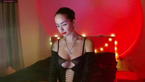 Elena online show from 11.18.25