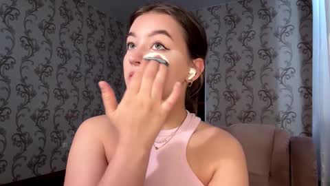 Snapshot of elenacastellani chatting on 03.15.26 Mia online show from 03.15.26