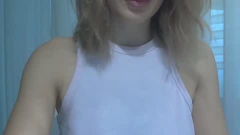 Snapshot of elenadream4990 chatting on 03.03.26 elenadream4990 online show from 03.03.26