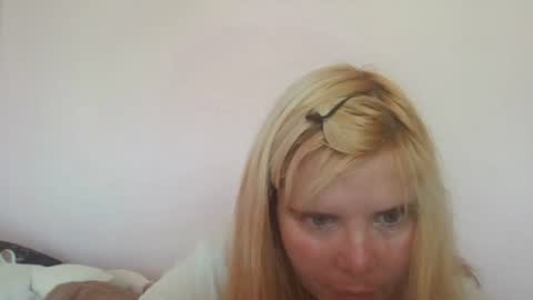 Snapshot of elenaflirt chatting on 06.25.26 Elena online show from 06.25.26
