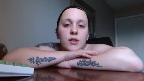 Snapshot of elenagilbert12 chatting on 12.29.24 Goddess Elena online show from 12.29.24