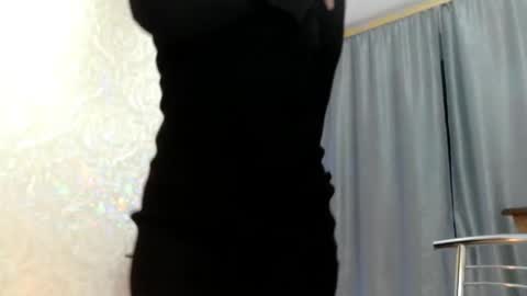 Snapshot of elenaza chatting on 01.05.25 elenaza online show from 01.05.25